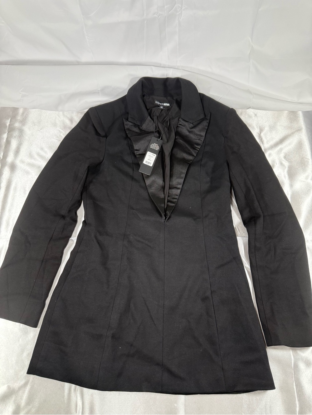 Fashion Nova Black Tailored Satin-Lapel Blazer